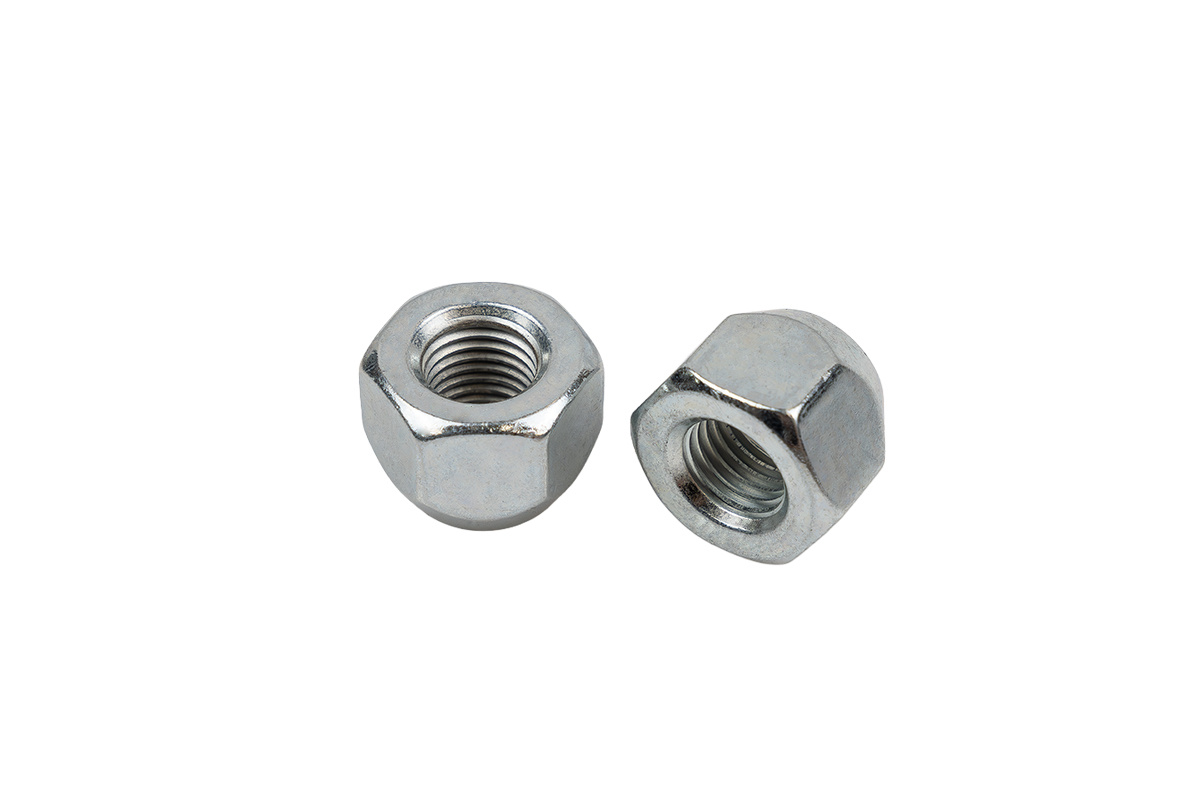 Nakrętki Stal M12x1,5 Stożek kl.21 przelotowa