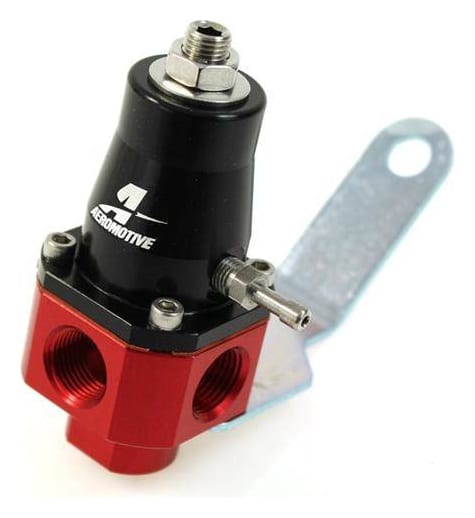 Regulator ciśnienia paliwa Aeromotive 1000HP 0.2-4 Bar 3/8" NPT Czerwony/Czarny
