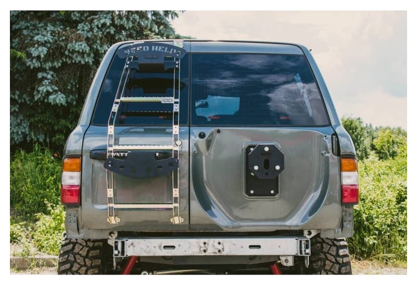 Uchwyt koła zapasowego Nissan Patrol Y61